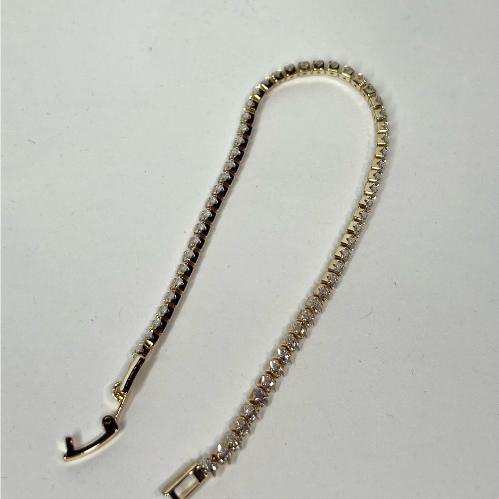 14k gold filled thin Diamond cut tennis bracelet - Picture 4 of 4